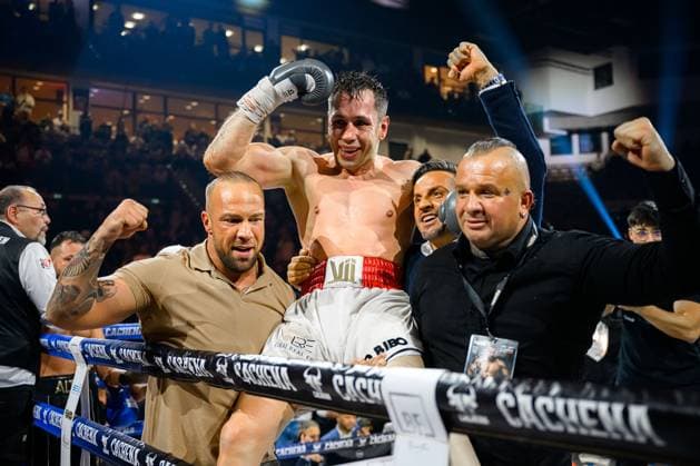 Boxing light heavyweight, rematch in the MHPArena Felix Sturm from Germany in fight against Sükrü Altay from Germany Felix Sturm jubilation joy emotion Ludwigsburg MHP Arena Baden Württemberg Germany