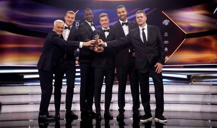 Baden Baden , Sportsman of the Year 2023 , Team basketball , Team of the Year , from left Armin Andres Vice President Niels Giffey Isaac Bonga Andreas Obst Johannes Thiemann Klaus perwas Co Coach