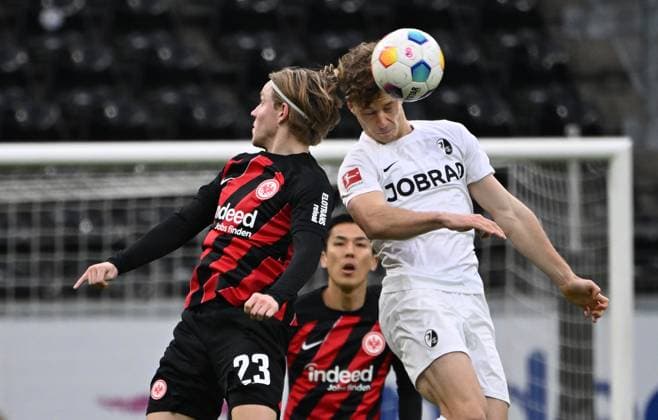 06 01 2024, xjhx, Football Test Match, Eintracht Frankfurt SC Freiburg emspor, v l Jens Petter Hauge of Eintracht Frankfurt, Yannik Keitel SC Freiburg DFL DFB REGULATIONS PROHIBIT ANY USE OF PHOTOGRAPHS as IMAGE SEQUENCES and or QUASI VIDEO Frankfurt am Main