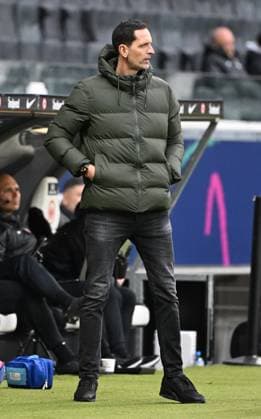 06 01 2024, xjhx, Soccer Test Match, Eintracht Frankfurt SC Freiburg emspor, v l Coach Dino Toppmöller Toppmoeller Eintracht Frankfurt DFL DFB REGULATIONS PROHIBIT ANY USE OF PHOTOGRAPHS as IMAGE SEQUENCES and or QUASI VIDEO Frankfurt am Main