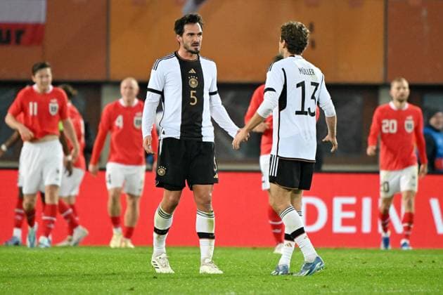 Vienna, Ernst Happel Stadion, 21 11 23, GER, Men, Laenderspiel, Austria Germany Picture from left Mats HUMMELS Germany and Thomas MUELLER Germany Only for editorial use UEFA regulations prohibit any use of photographs as image sequences and or quasi video Vienna Austria