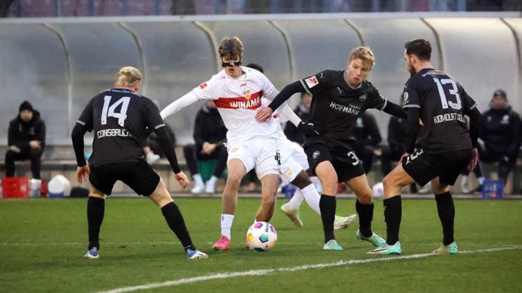 06 01 24 VfB Stuttgart SpVgg Greuther Fürth Germany, Stuttgart, 06 01 2024, Football, Bundesliga, Test match, VfB Stuttgart SpVgg Greuther Fürth f l Jomaine Consbruch SpVgg Greuther Fürth , Luca Raimund VfB Stuttgart , Philipp Müller, Orestis Kiomourtzoglou both SpVgg Greuther Fürth