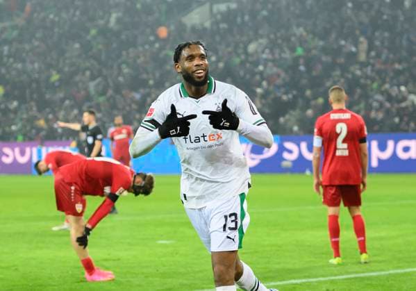 Jordan SIEBATCHEU MG cheers after his goal for 3 1, behind him disappointed players of S Soccer 1 Bundesliga,17 Matchday, Borussia Moenchengladbach MG VfB Stuttgart S 3 1, am 14 01 2024 in Moenchengladbach Germany DFL regulations prohibit any use of photographs as image sequences and or quasi video