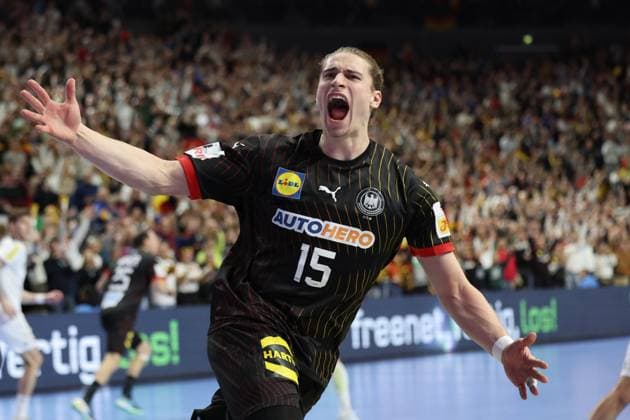 GER, EHF Euro 2024, Men, Main Round, Group 1, Matchday 2, Germany GER vs Austria AUT 20 01 2024, Lanxess Arena , Cologne , GER, EHF Euro 2024, Men, Main Round, Group 1, Matchday 2, Germany GER vs Austria AUT , pictured Goal celebration cheer, Juri Knorr GER 15 , today in the 50 countries match nordphotoxGmbHx xMeuter nph00351