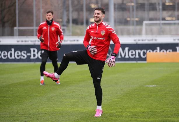 BAU 23 01 2024 Stuttgart soccer VfB Stuttgart training, Dennis Seimen in front