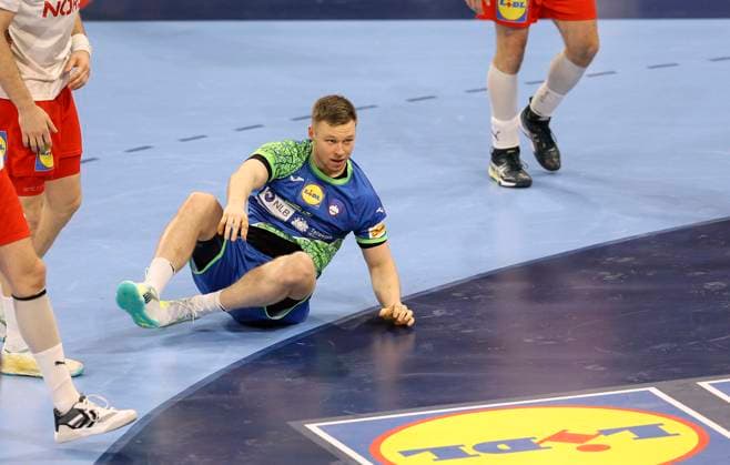 Photo devastated is Kristjan HORZEN Slovenia European Handball Championship, Main Round in Hamburg , on Tue 23 01 2024 Slovenia Denmark Claus Bergmann