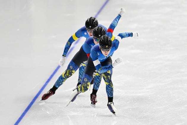 Kazakhstan team group, Mannschaftsbild, Totale FEBRUARY 3, 2024 - Speed skating, Eisschnelllauf : ISU Junior World Cup Speed Skating 2023 24 Men Neo-seniors Team Sprint at YS Arena Hachinohe in Aomori, Japan. Noxthirdxpartyxsales (242732834)