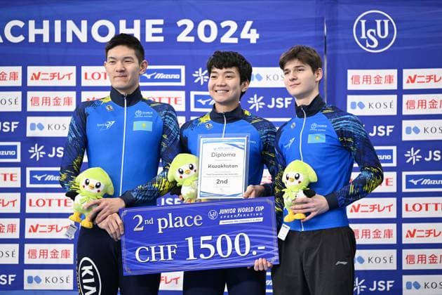 Kazakhstan team group, Mannschaftsbild, Totale FEBRUARY 3, 2024 - Speed skating, Eisschnelllauf : ISU Junior World Cup Speed Skating 2023 24 Men Neo-Seniors Team Sprint overall Award Ceremoy at YS Arena Hachinohe in Aomori, Japan. Noxthirdxpartyxsales (242711046)
