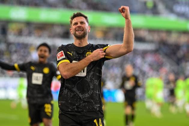 1 Bundesliga VfL Wolfsburg Borussia Dortmund on 17 02 2024 at the Volkswagen Arena in Wolfsburg Cheering, goal celebration, goal scorer, goal scorer Niclas Füllkrug Fuellkrug Dortmund cheers after his goal to 0 1 MT
