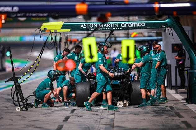 18 STROLL Lance can , Aston Martin F1 Team AMR24, action during the Formula 1 Aramco pre season testing 2024 of the 2024 FIA Formula One World Championship from February 21 to 23, 2024 on the Bahrain International Circuit, in Sakhir, Bahrain Photo Eric Alonso DPPI F1 Pre season Testing in Bahrain at Bahrain International Circuit on February 22, 2024 in Sakhir, Bahrain Photo by HOCH ZWEI Sakhir Sakhir Bahrain Bahrain