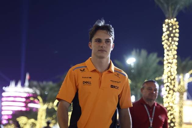F1 Bahrain Grand Prix 2024 Practice And Qualifying Oscar Piastri of McLaren before qualifying ahead of the Formula 1 Bahrain Grand Prix at Sakhir Circuit in Sakhir, Bahrain on March 1, 2024. Sakhir Bahrain Copyright: xJakubxPorzyckix originalFilename:porzycki-f1bahrai240301_npSFc