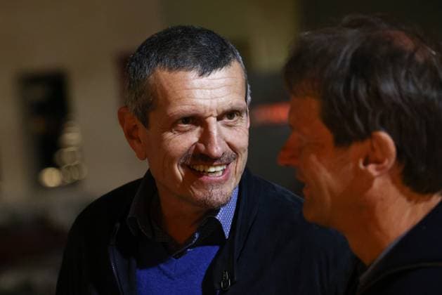 F1 Bahrain Grand Prix 2024 Practice And Qualifying Guenther Steiner before qualifying ahead of the Formula 1 Bahrain Grand Prix at Sakhir Circuit in Sakhir, Bahrain on March 1, 2024. Sakhir Bahrain Copyright: xJakubxPorzyckix originalFilename:porzycki-f1bahrai240301_npR5O