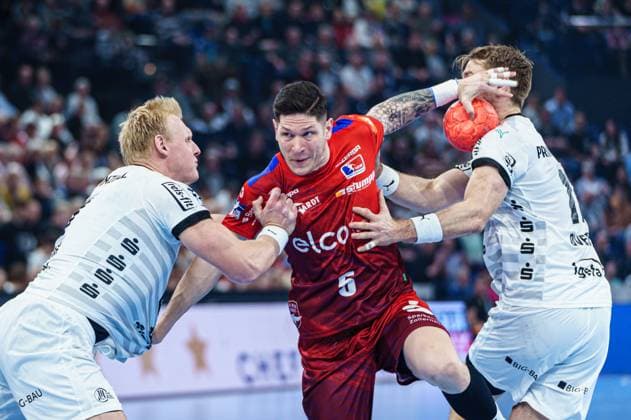 Patrick Wiencek THW Kiel, 17 , Csaba Leimeter HBW Balingen Weilstetten, 05 , Petter Oeverby THW Kiel, 11 GER, THW Kiel vs HBW Balingen Weilstetten, Handball, Bundesliga, Matchday 24, Season 2023 2024, 02 03 2024 GER, THW Kiel vs HBW Balingen Weilstetten, Handball, Bundesliga, Matchday 24, Season 2023 2024, 02 03 2024 Kiel Copyright: xEibner-Pressefoto MarcelxvonxFehrnx EP_MFN