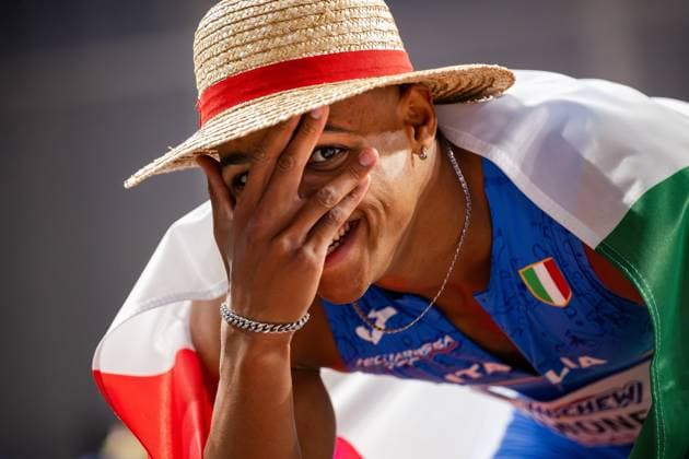 240302 Lorenzo Ndele Simonelli of Italy celebrates after men?s 60m hurdles final during day 2 of the 2024 World Athletics Indoor Championships on March 2, 2024 in Glasgow Photo Simon Hastegard BILDBYRAN kod SH SH0468 friidrott athletics friidrett 2024 world athletics championships world athletics championships friidrotts vm friidretts vm vm sweden bbeng  Copyright: SIMONxHASTEGARD BB240302SH095