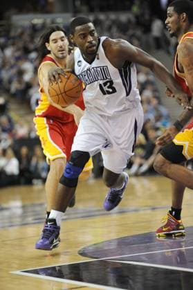 NBA, Basketball Herren, USA Rockets vs. Kings APR 12 April 12, 2010: Tyreke Evans 13 of the Sacramento Kings during the game between the Sacramento Kings and the Houston Rockets at Arco Arena in Sacramento, CA. Ben Munn CSM.(Credit Image: Â Ben Munn Cal Media) Sacramento California U.S. EDITORIAL USE ONLY Copyright: xx ZUMA-20100412_zaf_cm3_026.jpg BenxMunnx csmphoto326625
