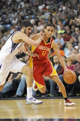 NBA, Basketball Herren, USA Rockets vs. Kings APR 12 April 12, 2010: Kevin Martin 12 of the Houston Rockets during the game between the Sacramento Kings and the Houston Rockets at Arco Arena in Sacramento, CA. Ben Munn CSM.(Credit Image: Â Ben Munn Cal Media) Sacramento California U.S. EDITORIAL USE ONLY Copyright: xx ZUMA-20100412_zaf_cm3_020.jpg BenxMunnx csmphoto326632