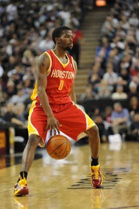 NBA, Basketball Herren, USA Rockets vs. Kings APR 12 April 12, 2010: Aaron Brooks 0 of the Houston Rockets during the game between the Sacramento Kings and the Houston Rockets at Arco Arena in Sacramento, CA. Ben Munn CSM.(Credit Image: Â Ben Munn Cal Media) Sacramento California U.S. EDITORIAL USE ONLY Copyright: xx ZUMA-20100412_zaf_cm3_005.jpg BenxMunnx csmphoto326644