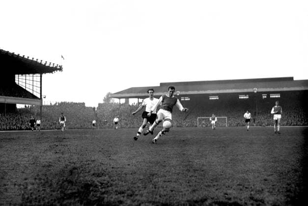 Laurie Brown, Arsenal Laurie Brown, Arsenal (r) Arsenal v Bolton Wanderers Football League Division One, Credit:Photoshot Avalon  Copyright: xPhotoshotx xAvalonx 0520166085