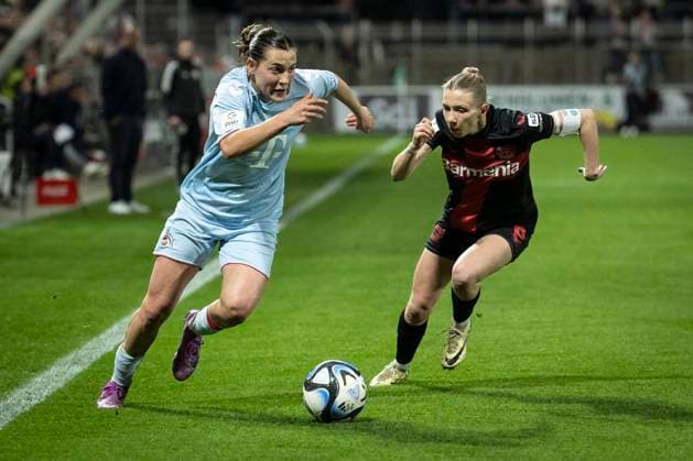 GOOGLE PIXEL Frauen Bundesliga Bayer 04 Leverkusen 1 FC Köln 18 03 2024 Carlotta Wamser 1 FC Köln, 30 in duel with Elisa Senss Bayer 04 Leverkusen,6 Leverkusen, 18 03 2024 16 Matchday of the GOOGLE PIXEL Frauen Bundesliga Bayer 04 Leverkusen 1 FC Köln, Ulrich Haberland Stadion, Leverkusen The DFL regulations prohibit the use of photographs as image sequences and or quasi videos Copyright: xBEAUTIFULxSPORTS AxelxKohringx