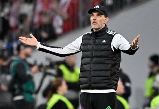 Coach Coach Thomas Tuchel FC Bayern Muenchen FCB on the sidelines Gesture Gesture helpless FC Bayern Muenchen FCB vs Borussia Dortmund BVB 30 03 2024 DFL REGULATIONS PROHIBIT ANY USE OF PHOTOGRAPHS AS IMAGE SEQUENCES AND OR QUASI VIDEO FC Bayern Muenchen FCB vs Borussia Dortmund BVB