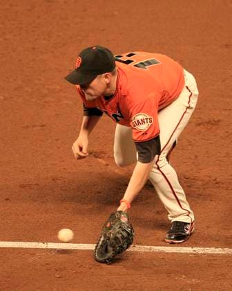 MLB, Baseball Herren, USA National League Division Series Atlanta Braves vs San Francisco Giants OCT 08 October 08, 2010: San Francisco,CA. Giants first baseman Aubrey Huff 17 makes a play on a fair ball, during the National League Division Series game 2, between the Wild Card Atlanta Braves and the National League West San Francisco Giants at AT&T Park in San Francisco,California. The Giants beat the Braves 1-0. Jeff Trouette CSM.(Credit Image: Â Jeff Trouette Cal Media) San Francisco California U.S. EDITORIAL USE ONLY Copyright: xx ZUMA-20101008_zaf_cj3_008.jpg JeffxTrouettex csmphoto371872