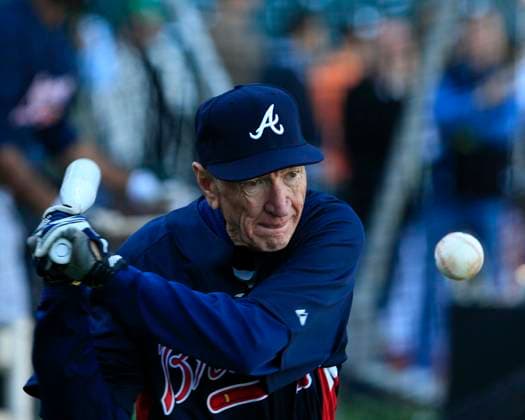 MLB, Baseball Herren, USA National League Division Series Atlanta Braves vs San Francisco Giants OCT 08 October 08, 2010: San Francisco,CA. Braves consultant Bobby Dews 66 hits some infield fungo during batting practice, before the National League Division Series game 2, between the Wild Card Atlanta Braves and the National League West San Francisco Giants at AT&T Park in San Francisco,California. The Braves beat the Giants in 11 innings 5-4. Jeff Trouette CSM.(Credit Image: Â Jeff Trouette Cal Media) San Francisco California U.S. EDITORIAL USE ONLY Copyright: xx ZUMA-20101008_zaf_cj3_019.jpg JeffxTrouettex csmphoto371923