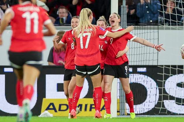 Eileen Campbell Austria celebrates his goal with teammates, UEFA Womens European Qualifiers Group A4, Austria vs Germany, Oberoesterreich Arena, 05 04 2024, Linz, Austria