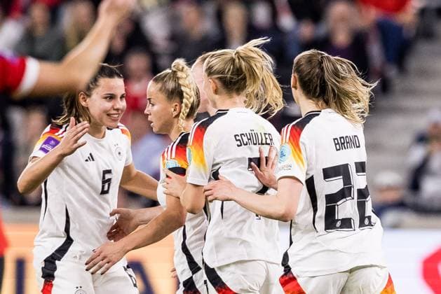 UEFA Womens European Qualifiers Austria Germany 05 04 2024 Giulia Gwinn Germany celebrates 2 3 after penalty kick UEFA Womens European Qualifiers Austria Germany Raiffeisen Arena, Linz, 05 04 2024 Copyright: xBEAUTIFULxSPORTS Wunderlx