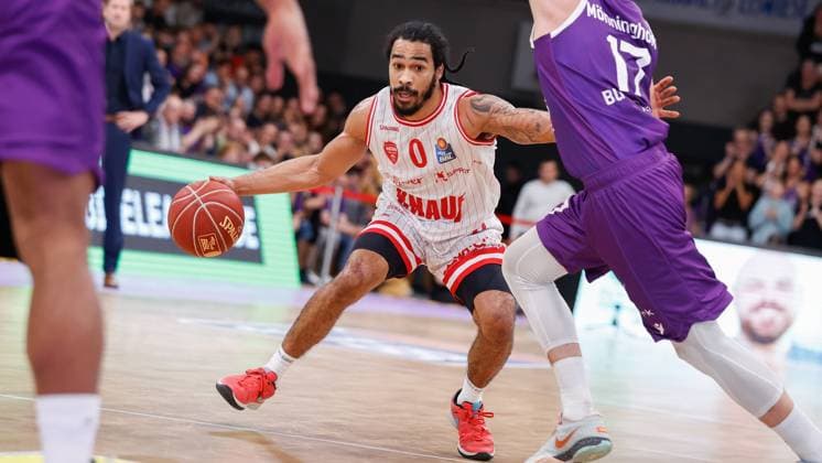 In the picture Otis Livingston II Wuerzburg Baskets, 0 06 04 2024, BG Goettingen vs Wuerzburg Baskets, easyCredit BBL, Matchday 27, Germany, Goettingen, Sparkassen Arena Goettingen, Copyright: HMBxMedia xJulienxBecker