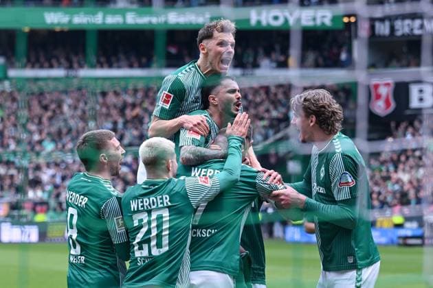 21 04 2024, Football, Bundesliga, Matchday 30 Season 2023 2024, SV Werder Bremen VfB Stuttgart, Marvin Ducksch Werder Bremen celebrates the 1-0 goal with the team xRHR PHOTO TKx Copyright: RHR-FOTOx RHR-FOTO TK