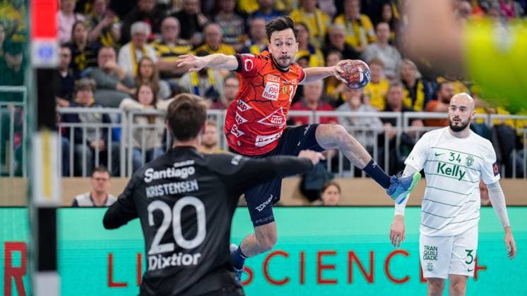 from left Andre Bergsholm Kristensen goalkeeper, Sporting CP, 20 , Patrick Groetzki RNL, 24 , Etienne Mocquais Sporting CP, 34 , during jump shot, throw, goal shot, action, action scene, 23 04 2024, Heidelberg Germany , Handball, EHF European League, quarter-final, Rhein Neckar Löwen Sporting CP Lisbon xozx
