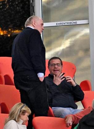 27 04 2024, Soccer 1 Bundesliga 2023 2024, 31 Matchday, FC Bayern Munich Eintracht Frankfurt, in the Allianz Arena Munich Honorary President and Supervisory Board Member Uli Hoeneß FC Bayern, Hoeness Max Eberl Bayern Munich DFL and DFB regulations prohibit any use of photographs as image sequences and or quasi video