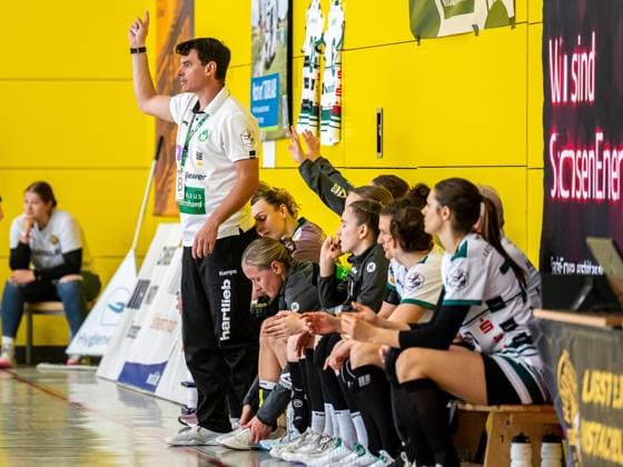 Nico Kiener, Head Coach Frisch Auf Women gives instructions to his team, HC Roedertal vs Frisch Auf Goeppingen, Handball, Women, 2 Bundesliga, 13 05 2023 EIBNER Michael Schmidt HC Roedertal vs Frisch Auf Goeppingen, Handball, Women, 2 Bundesliga, 13 05 2023 Grossroehrsdorf Copyright: xEIBNER MichaelxSchmidtx EP_MST