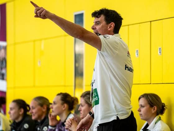 Nico Kiener, Head Coach Frisch Auf Women gives instructions to his team, HC Roedertal vs Frisch Auf Goeppingen, Handball, Women, 2 Bundesliga, 13 05 2023 EIBNER Michael Schmidt HC Roedertal vs Frisch Auf Goeppingen, Handball, Women, 2 Bundesliga, 13 05 2023 Grossroehrsdorf Copyright: xEIBNER MichaelxSchmidtx EP_MST