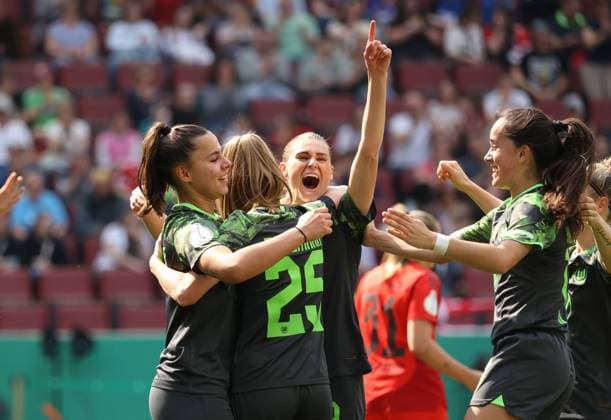 Goal celebration 0 1 Jule Brand Wolfsburg, 2 v r , Womens DFB Cup Final, FC Bayern Munich vs VfL Wolfsburg, Cologne, Germany, 09 05 2024