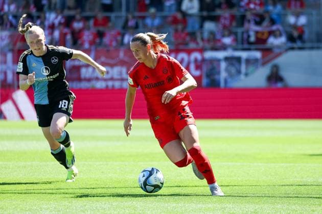 Klara Buehl FC Bayern Muenchen, 17 with ball with Franziska Mai 1 FC Nuernberg, 18 , FC Bayern Muenchen vs 1 FC Nuernberg, Football, Google Pixel Frauen Bundesliga, 21 Spieltag, Saison 2023 24, 12 05 2024, DFB REGULATIONS PROHIBIT ANY USE OF PHOTOGRAPHS AS IMAGE SEQUENCES, FC Bayern Muenchen vs 1 FC Nuernberg, Football, Google Pixel Frauen Bundesliga, 21 Spieltag, Saison 2023 24, 12 05 2024 Muenchen Copyright: xEibner-Pressefoto JennixMaulx EP_JML