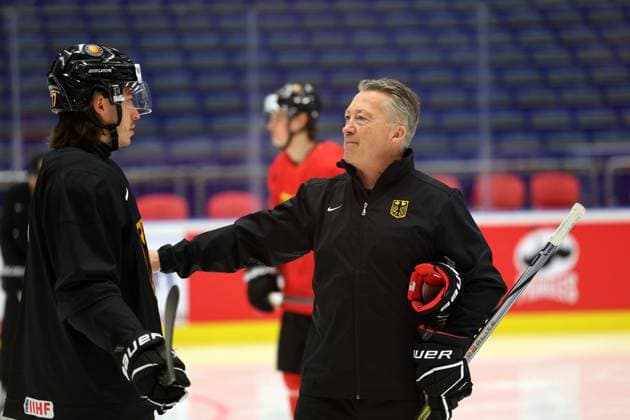 Daniel Fischbuch 77 and national coach Harold Kreis, training, Arena Ostrava, IIHF Ice Hockey World Championship 13 05 2024, Czech Republic, German national team
