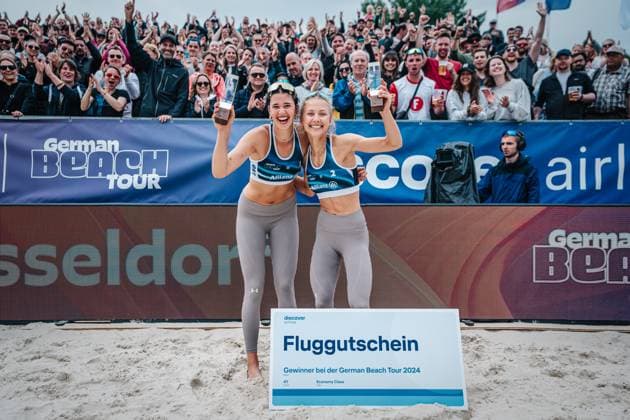 Beach volleyball women German Beach Tour 2024 Tourstop Düsseldorf 19 05 2024 Janne Uhl left and Paula Schürholz right win the tourstop in Düsseldorf Düsseldorf Robert Lehr Ufer Nordrhein Westfalen Germany