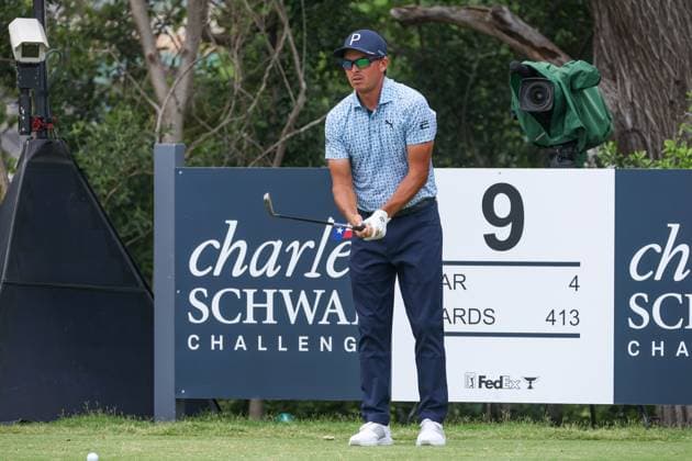 FORT WORTH, TX - MAY 24: Rickie Fowler (USA) hits from the 9th tee during the Charles Schwab Challenge on May 24, 2024 at Colonial Country Club in Fort Worth, TX. (Photo by George Walker Icon Sportswire) GOLF: MAY 24 PGA, Golf Herren Charles Schwab Challenge EDITORIAL USE ONLY Icon240524040