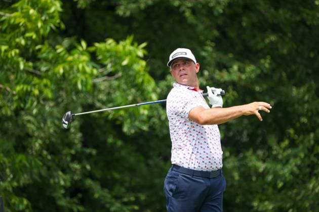 FORT WORTH, TX - MAY 25: Gary Woodland (USA) hits from the 12th tee during the Charles Schwab Challenge on May 25, 2024 at Colonial Country Club in Fort Worth, TX. (Photo by George Walker Icon Sportswire) GOLF: MAY 25 PGA, Golf Herren Charles Schwab Challenge EDITORIAL USE ONLY Icon24052560