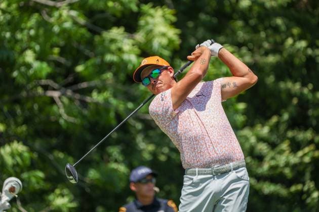 FORT WORTH, TX - MAY 26: Rickie Fowler (USA) hits from the 12th tee during the Charles Schwab Challenge on May 26, 2024 at Colonial Country Club in Fort Worth, TX. (Photo by George Walker Icon Sportswire) GOLF: MAY 26 PGA, Golf Herren Charles Schwab Challenge EDITORIAL USE ONLY Icon240526058