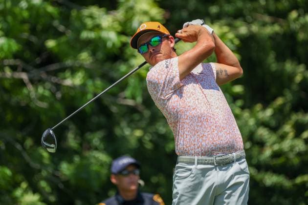 FORT WORTH, TX - MAY 26: Rickie Fowler (USA) hits from the 12th tee during the Charles Schwab Challenge on May 26, 2024 at Colonial Country Club in Fort Worth, TX. (Photo by George Walker Icon Sportswire) GOLF: MAY 26 PGA, Golf Herren Charles Schwab Challenge EDITORIAL USE ONLY Icon240526059