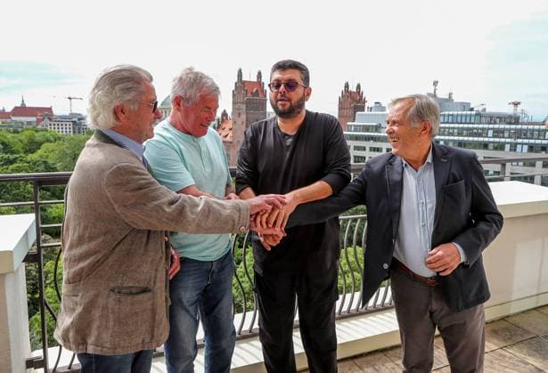 Munich, Germany 27 May 2024 Hasan Ismaik, majority shareholder of TSV 1860 Munich, met with the 1966 champion lions for a discussion, pictured here Hans Reich, Hasan Ismaik, Bernd Patzke, Fredi Heiß from left to right