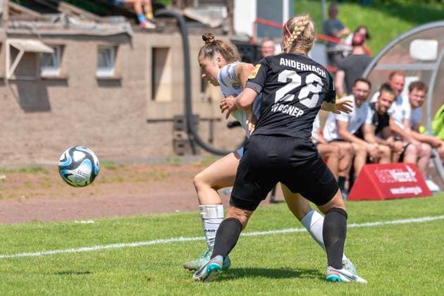 Soccer 2 Womens Bundesliga, Season 2023 2024, Matchday 24, SG 99 Andernach 1 FFC Turbine Potsdam on 12 05 2024 at the Andernach Stadium in Andernach duel between Kim Schneider 1 FFC Turbine Potsdam, 28 and Alina Wagner SG 99 Andernach, 28 Important note According to the regulations of the DFL German Football League and the DFB German Football Association, it is prohibited to use or have used photographs taken in the stadium and or of the game in the form of sequential images and or video-like photo series Foto Kirchner Media TH Copyright: xKirchner-Media THx