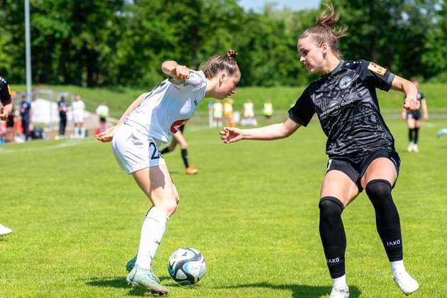 Soccer 2 Womens Bundesliga, Season 2023 2024, Matchday 24, SG 99 Andernach 1 FFC Turbine Potsdam on 12 05 2024 at the Andernach Stadium in Andernach duel between Kim Schneider 1 FFC Turbine Potsdam, 28 and Sarah Klyta SG 99 Andernach, 11 Important note In accordance with the regulations of the DFL German Football League and the DFB German Football Association, it is prohibited to use or have used photographs taken in the stadium and or of the match in the form of sequential images and or video-like photo series Foto Kirchner Media TH Copyright: xKirchner-Media THx