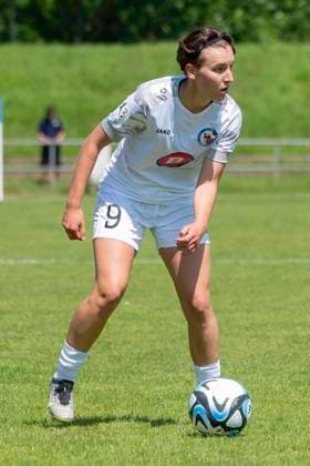 Football 2 Womens Bundesliga, Season 2023 2024, 24 Matchday, SG 99 Andernach 1 FFC Turbine Potsdam on 12 05 2024 at Andernach Stadium in Andernach Pauline Deutsch 1 FFC Turbine Potsdam, 09 is looking for a kick-off point Important note According to the regulations of the DFL German Football League or the DFB German Football Association, it is prohibited to use or have used photographs taken in the stadium and or from the match in the form of sequential images and or video-like photo series Foto Kirchner Media TH Copyright: xKirchner-Media THx