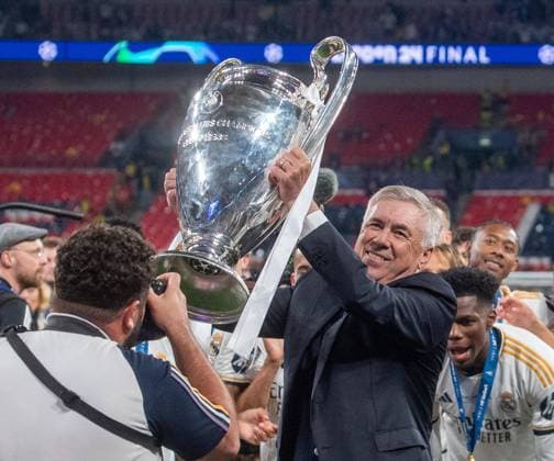Football, Men, Season 2023 2024, Champions League Final , Borussia Dortmund Real Madrid, Coach Carlo Ancelotti Real Madrid with trophy, Winner photo with trophy, 01 06 2024, Copyright: xSebastianxRäppold MatthiasxKochx