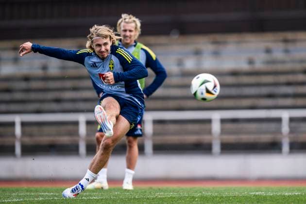 240606 Sebastian Nanasi of the Swedish men s national football team during a training session on June 6, 2024 in Stockholm Photo Johanna Säll BILDBYRAN code JL JL0387 bbeng fotboll football soccer fotball träning practice training sverige sweden sverige a  Copyright: JOHANNAxSÄLL BB240606BB304