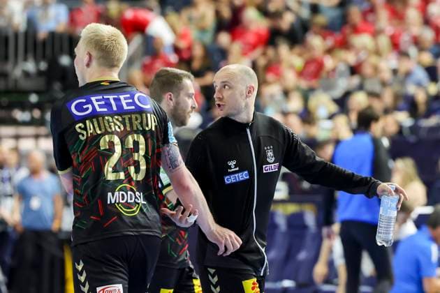 Magnus Saugstrup SC Magdeburg and Christian O Sullivan SC Magdeburg discuss, Truckscout24 EHF Final4, SC Magdeburg vs THW Kiel, Lanxess Arena, 09 06 2024, Cologne, Germany