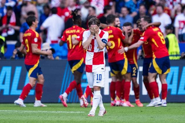 240615 Luka Modric of Croatia looks dejected after 3 0 during the UEFA Euro 2024 Football Championship match between Spain and Croatia on June 15, 2024 in Berlin Photo Mathias Bergeld BILDBYRAN code MB MB0935 fotboll football soccer fotballs em europamästerskap em uefa euro uefa european football championship euro 2024 spanien spain kroatien croatia bbeng depp  Copyright: MATHIASxBERGELD BB240615MB080
